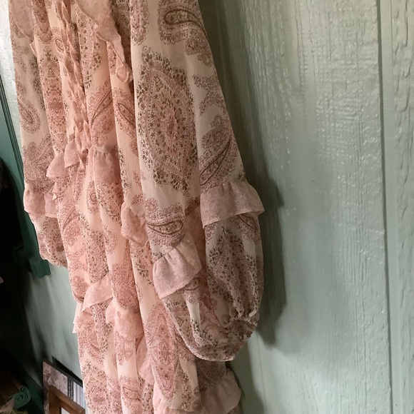 Blu Pepper size Medium pink paisley long sleeve V neck tier ruffle hi low dress - Picture 5 of 8